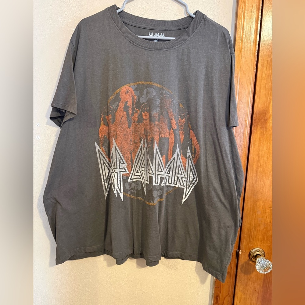 Def Leppard Graphic T-Shirt